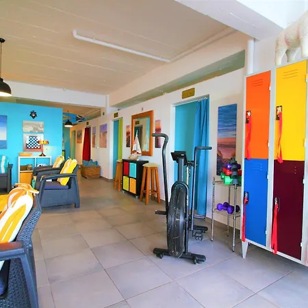 Hostel The Waves
