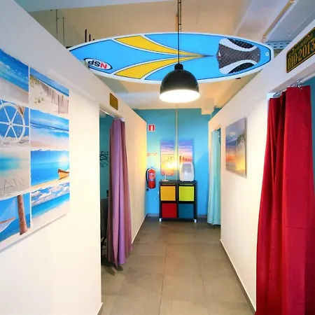 Hostel The Waves *