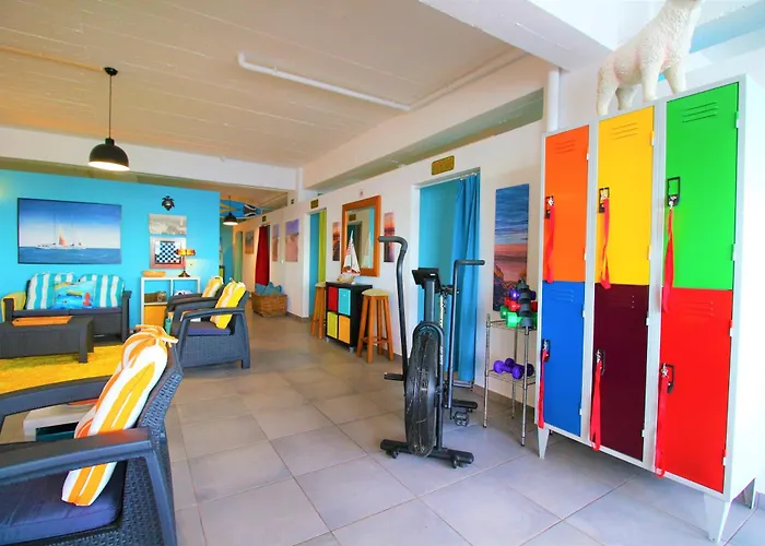 Hostel The Waves By Amazing Madeira